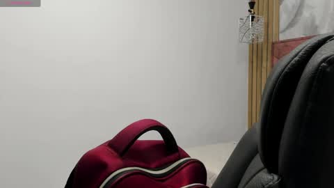 Snapshot of victoria_noir_18 chatting on 21, 5, 2026 Vicky online show from 21, 5, 2026