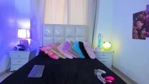 victoria  online show from 30, 7, 2026