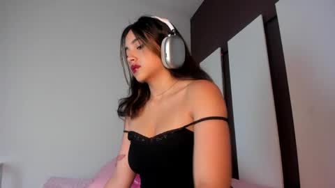 Snapshot of victoriaa2_doll chatting on 30, 5, 2026 victoriaa2_doll online show from 30, 5, 2026