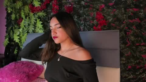 Snapshot of victoriaa2_doll chatting on 1, 6, 2026 victoriaa2_doll online show from 1, 6, 2026