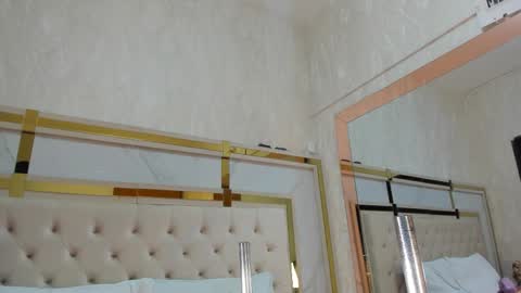 Victoria Sofia online show from 5, 10, 2025