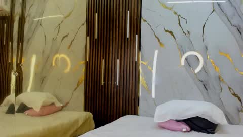 Victoria  online show from 23, 11, 2025