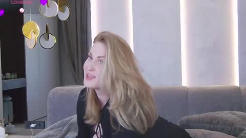 Miss V online show from 19, 2, 2025