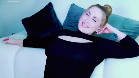 Miss V online show from 13, 11, 2025