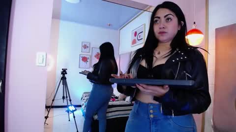 Snapshot of victoriajohns_mjs chatting on 16, 1, 2025 VICTORIA JOHNS online show from 16, 1, 2025