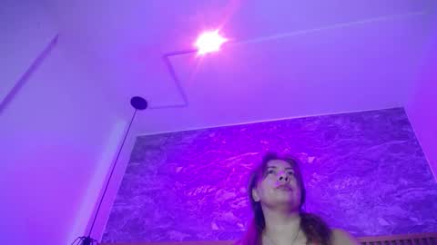 Snapshot of victoriamil1 chatting on 14, 9, 2025 victoriamil1 online show from 14, 9, 2025