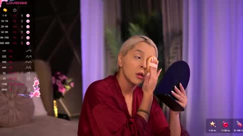 Snapshot of victoriamorrone chatting on 22, 2, 2025 Diddy online show from 22, 2, 2025