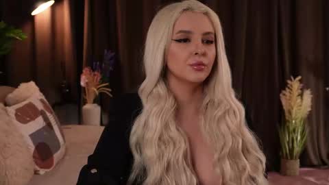 Snapshot of victoriamorrone chatting on 27, 9, 2025 Diddy online show from 27, 9, 2025