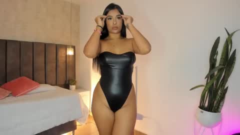 Maria Victoria online show from 22, 2, 2025