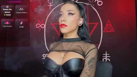 Victoria Vampire online show from 22, 11, 2025