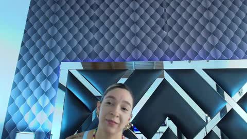 victtoria lee online show from 15, 1, 2025