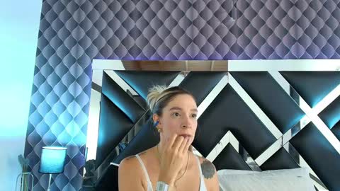 victtoria lee online show from 22, 2, 2025