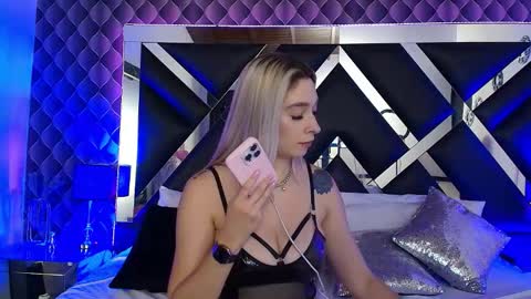 victtoria lee online show from 22, 11, 2025