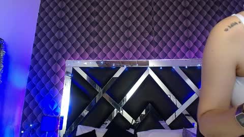 victtoria lee online show from 11, 4, 2026