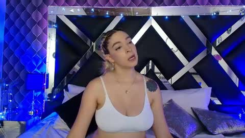 Snapshot of victtoria_lee chatting on 30, 4, 2026 victtoria lee online show from 30, 4, 2026