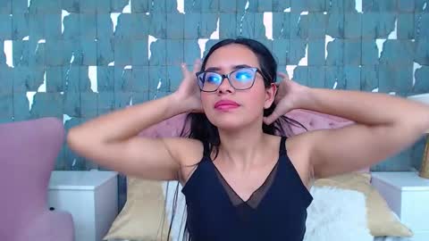 Snapshot of viictoriasecret chatting on 13, 11, 2025 Viictoriasecret online show from 13, 11, 2025