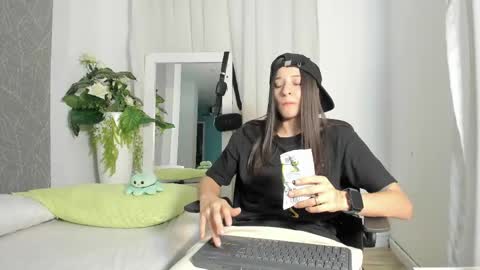 Snapshot of viictoriiasaenz chatting on 27, 4, 2026 viictoriiasaenz online show from 27, 4, 2026
