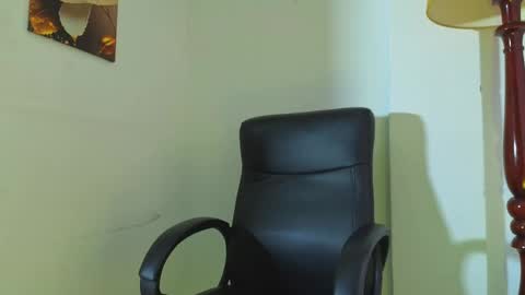 Snapshot of viiolet_collins chatting on 29, 4, 2026 VIOLET online show from 29, 4, 2026