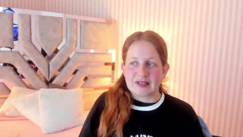 Snapshot of viioletamora chatting on 3, 12, 2024 Violeta online show from 3, 12, 2024