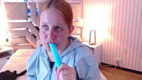 Snapshot of viioletamora chatting on 2, 2, 2025 Violeta online show from 2, 2, 2025