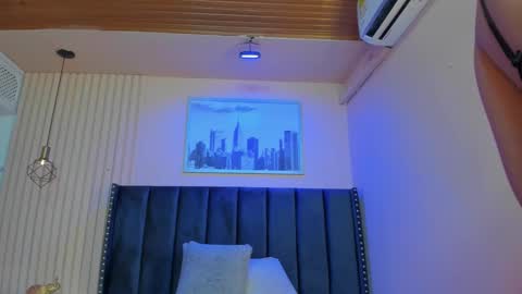 Viiolett online show from 25, 1, 2025