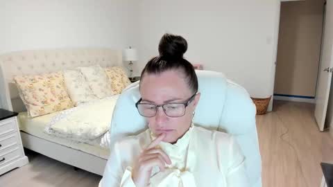 Ukrainian-woman online show from 15, 9, 2025