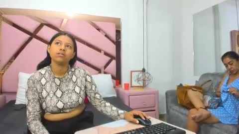 Snapshot of vikitomson chatting on 28, 1, 2025 vikiTomson online show from 28, 1, 2025