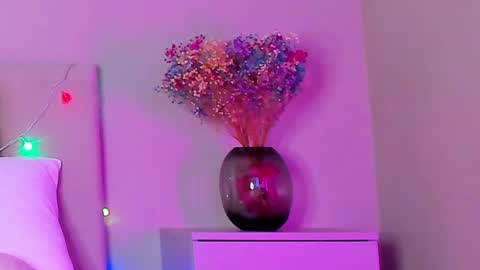 VIKKI online show from 25, 1, 2025