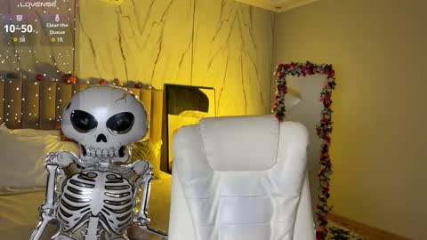 Vikky online show from 28, 10, 2025