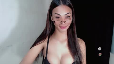 Snapshot of vikkylustfull chatting on 12, 1, 2025 vikkylustfull online show from 12, 1, 2025