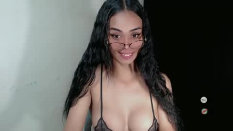 Snapshot of vikkylustfull chatting on 28, 1, 2025 vikkylustfull online show from 28, 1, 2025