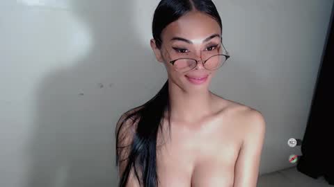 Snapshot of vikkylustfull chatting on 24, 2, 2025 vikkylustfull online show from 24, 2, 2025