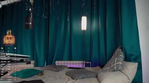 Snapshot of viktor_secret chatting on 6, 4, 2026 fansly VITEKsecret online show from 6, 4, 2026