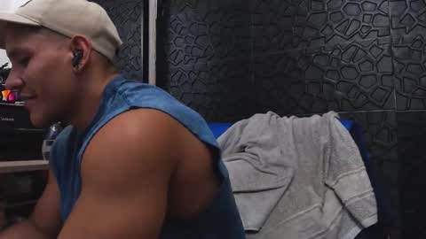 Viktor Herrera online show from 18, 9, 2025