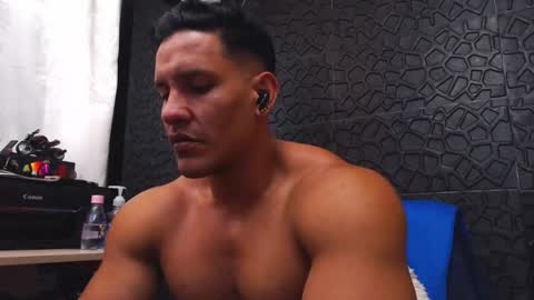 Viktor Herrera online show from 19, 9, 2025