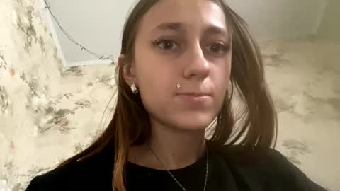 Snapshot of viktoria9898 chatting on 4, 12, 2024 Sweett online show from 4, 12, 2024