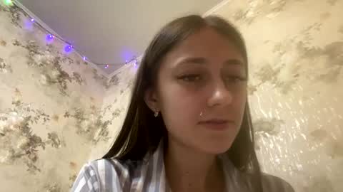 Snapshot of viktoria9898 chatting on 8, 3, 2025 Sweett online show from 8, 3, 2025