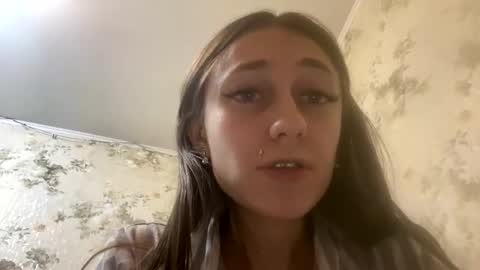 Snapshot of viktoria9898 chatting on 8, 3, 2025 Sweett online show from 8, 3, 2025