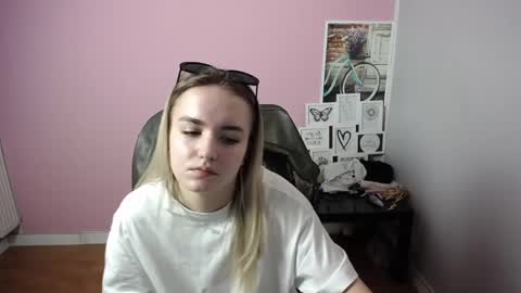 viktoria_lovely online show from 9, 3, 2025