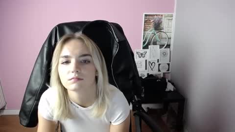 viktoria_lovely online show from 10, 10, 2025