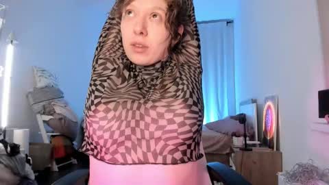 Snapshot of viktoria_sullivans chatting on 18, 11, 2025 Vikky online show from 18, 11, 2025