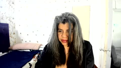 VIKY ADAMS online show from 6, 7, 2026