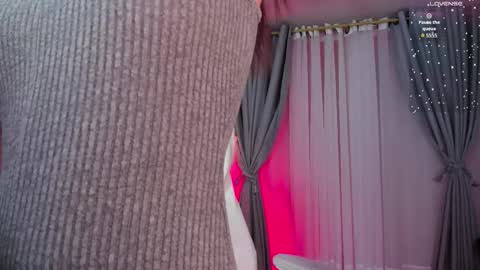 Snapshot of vikypetiteee chatting on 5, 11, 2025 Victoria online show from 5, 11, 2025