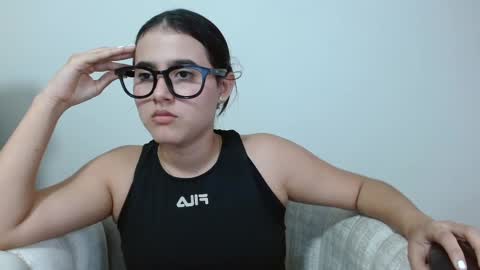 Snapshot of vikysexy28 chatting on 18, 2, 2025 vikysexy28 online show from 18, 2, 2025