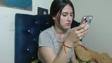 Snapshot of vikysexy28 chatting on 14, 12, 2025 vikysexy28 online show from 14, 12, 2025