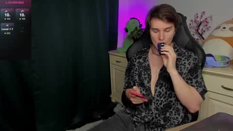 Vincent Strong online show from 26, 10, 2025