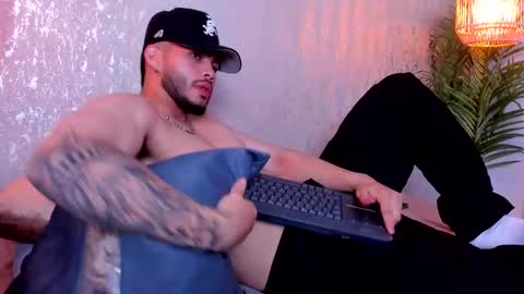 Vincent online show from 4, 10, 2025