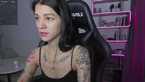 vinkitinkii online show from 5, 12, 2024