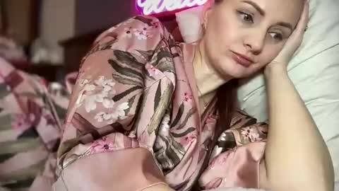 Funny  girl online show from 17, 2, 2025