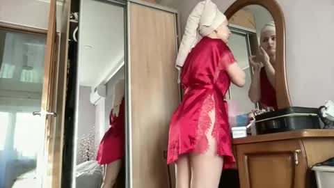 Snapshot of viola_1 chatting on 26, 4, 2026 Funny girl online show from 26, 4, 2026
